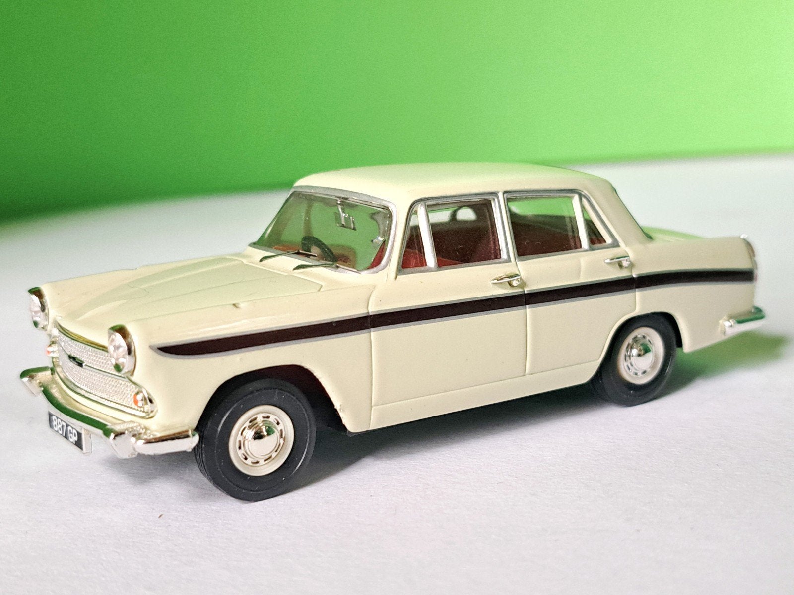 Vanguards Austin A60 Cambridge Limited Edition 1:43, Ophalen of Verzenden, Zo goed als nieuw, Auto, Vanguards