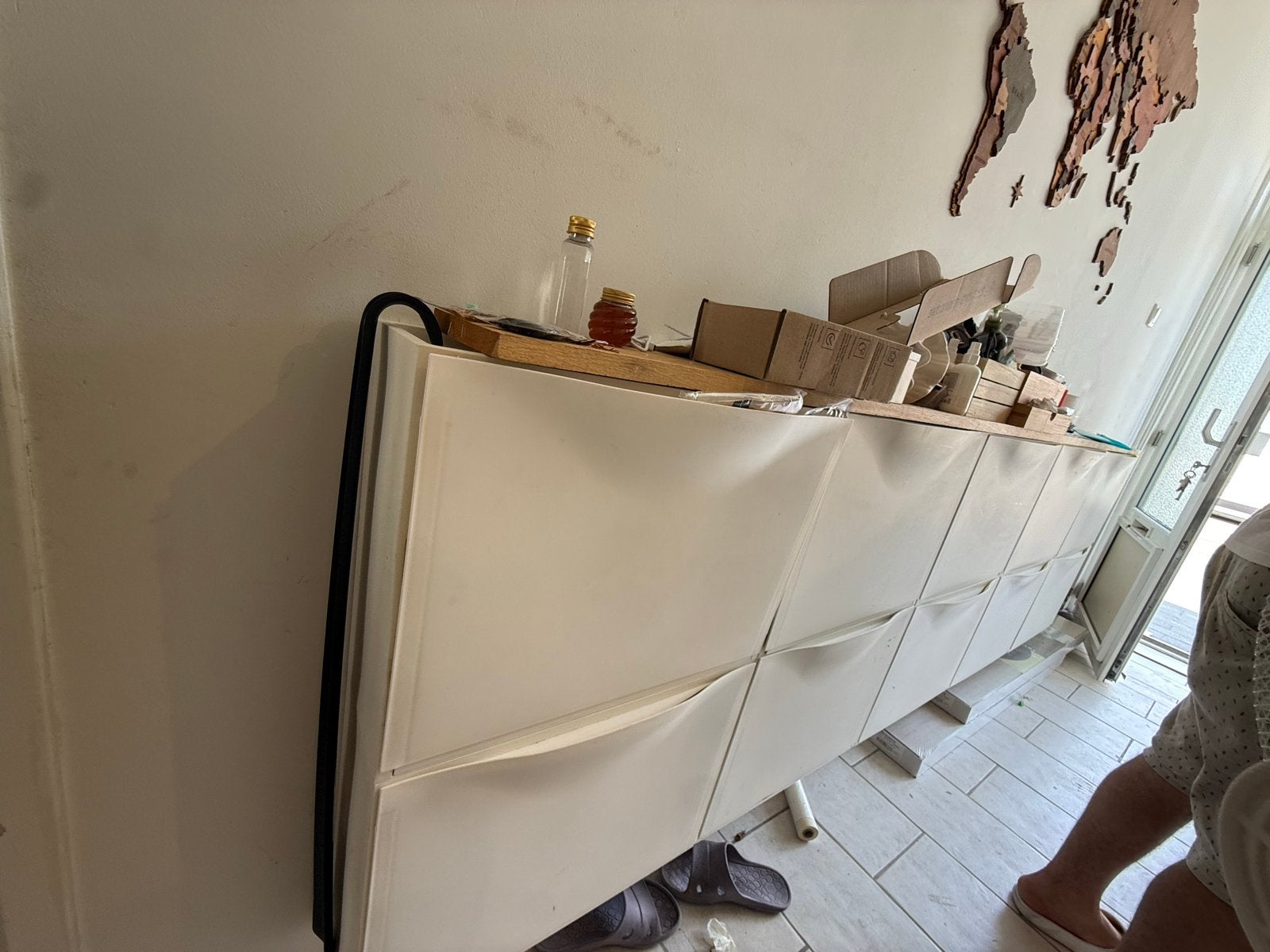 Witte schoenenkast met houten blad, Ophalen, Gebruikt