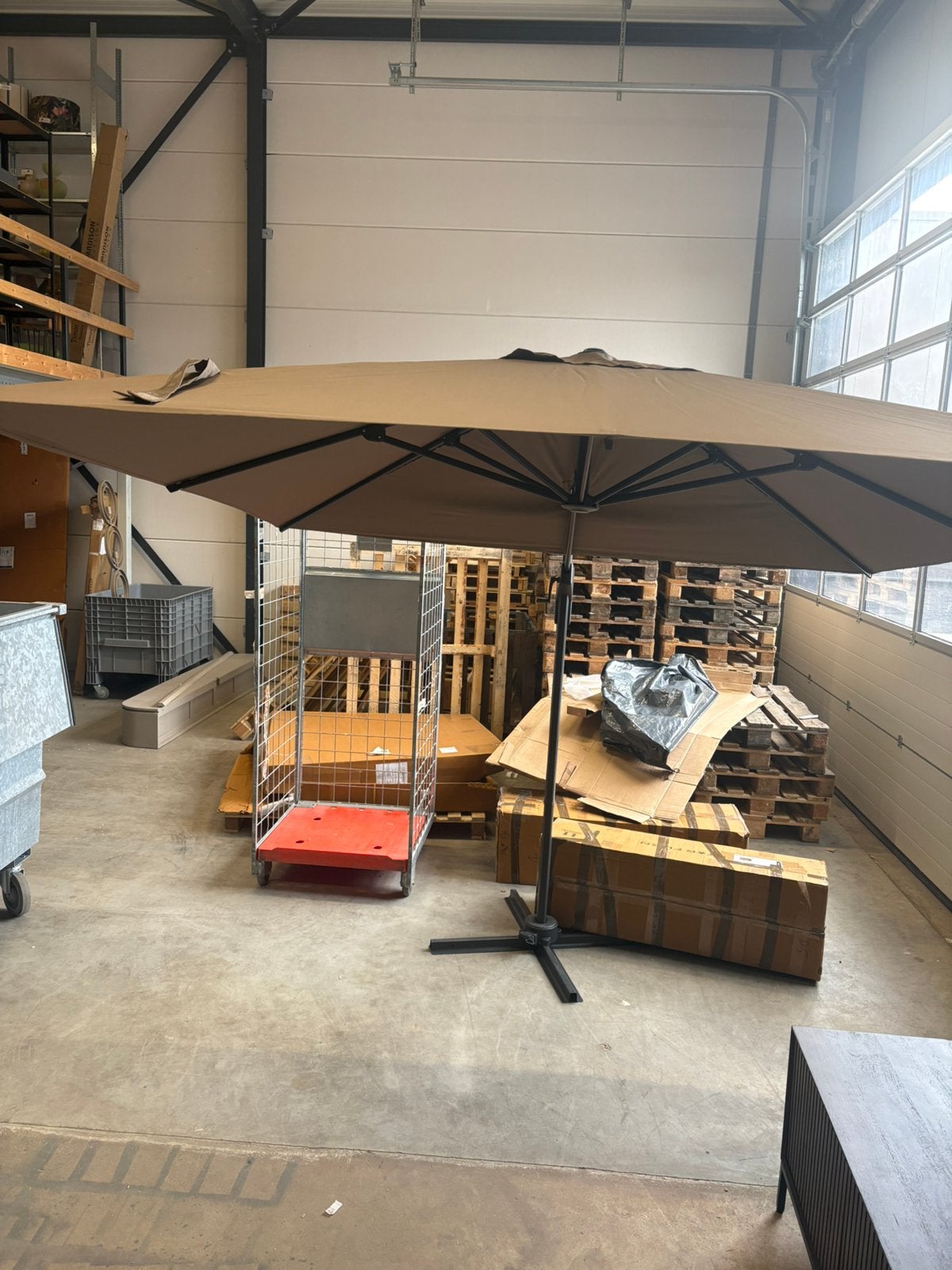 Lesli Living - Push-up parasol Libra - Taupe - 250x250cm, Zo goed als nieuw, Oostpolderweg 2, Hoyz, Ophalen