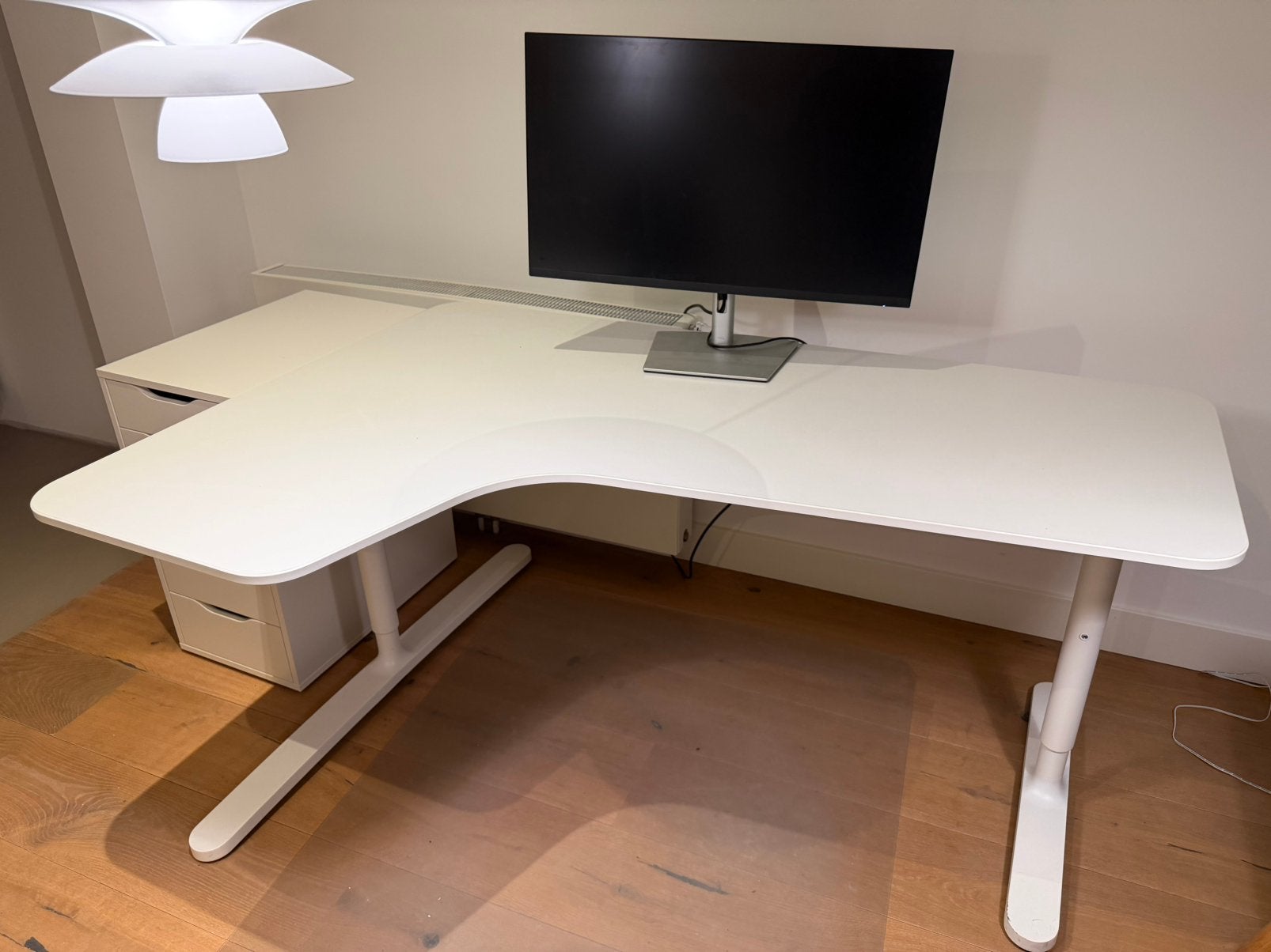 Hoekbureau wit (IKEA BEKANT), 160 x 110 cm, Ophalen, Zo goed als nieuw