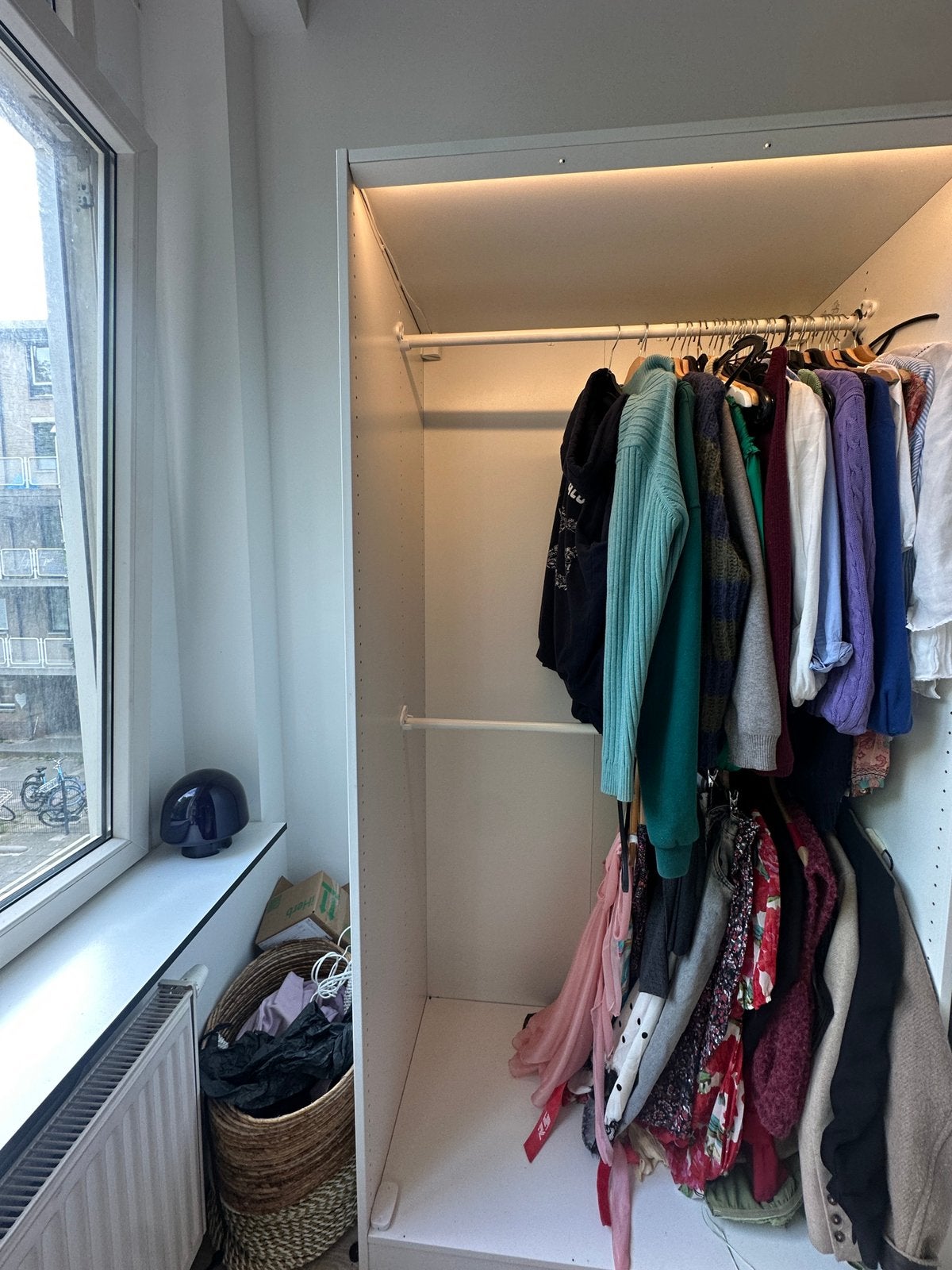 Ikea white open dressing with light 2 racks, Huis en Inrichting, Kasten | Kledingkasten, Zo goed als nieuw, Minder dan 100 cm