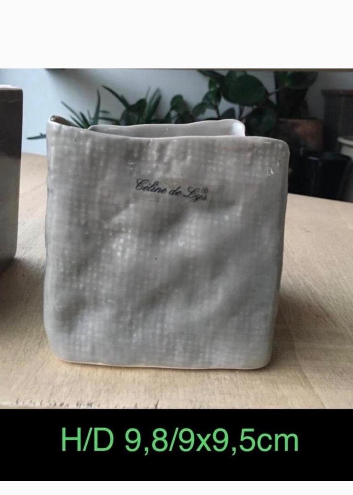 Mooi Céline de Lys design terracotta keramiek potje grijs, Ophalen, Vierkant, Binnen, Zo goed als nieuw
