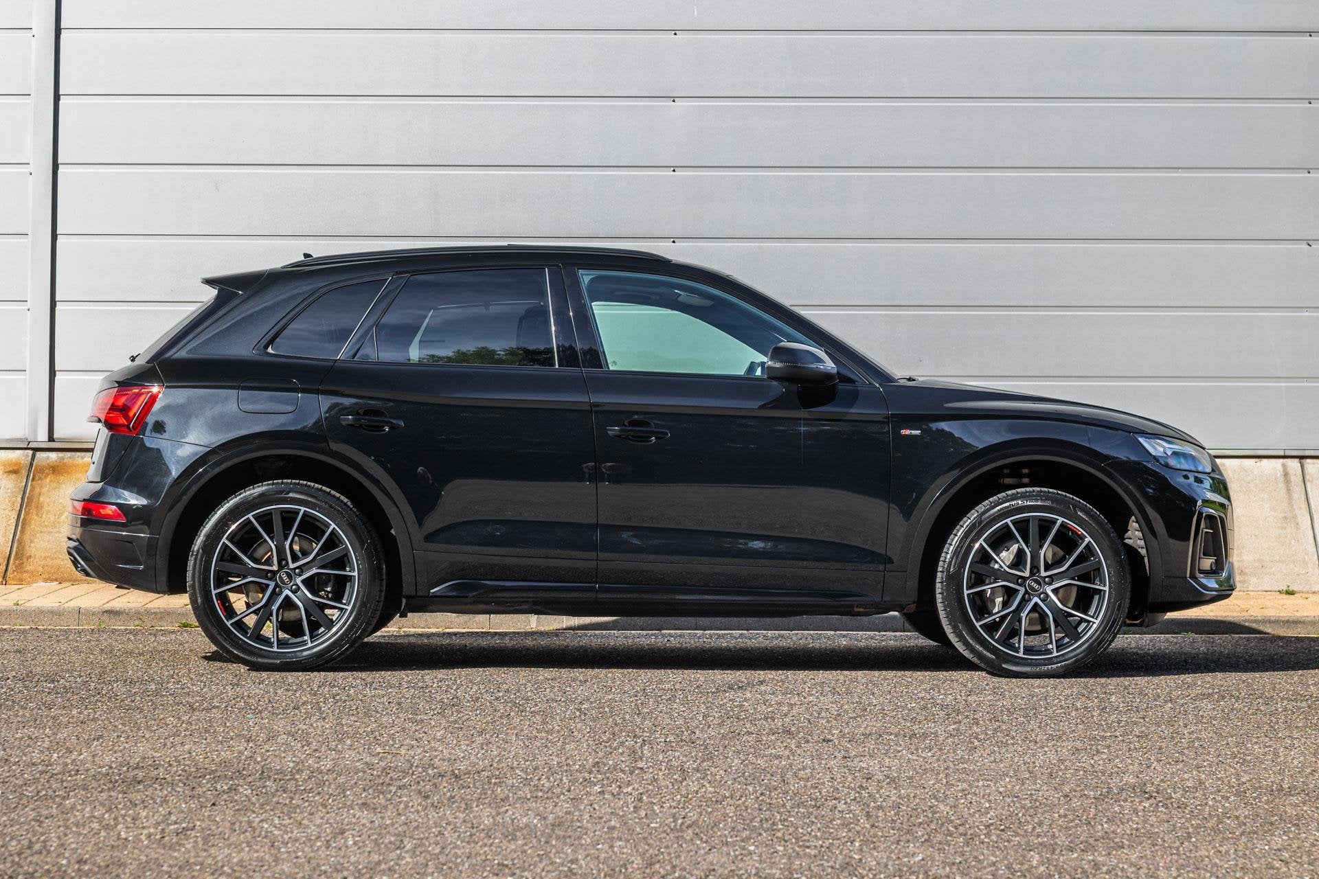 Audi Q5 50 TFSIe 299pk S edition | Panoramadak | Trekhaak |, Automaat, 14 kWh, Gebruikt, 4 cilinders