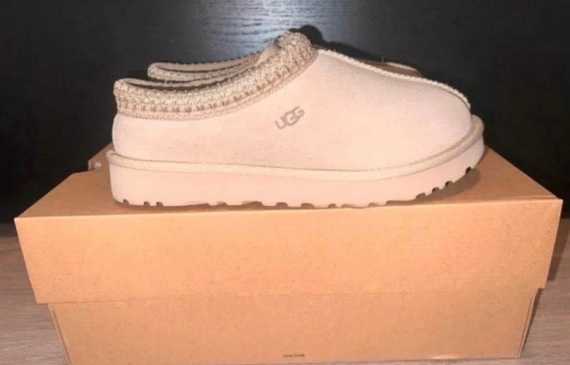 UGG Tasman Sand - Maat 36 - Zo goed als nieuw, Verzenden, Beige, Zo goed als nieuw, Pantoffels of Sloffen