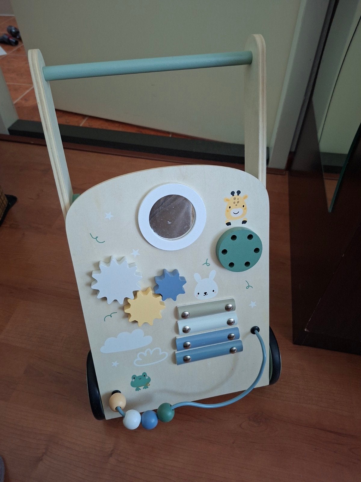 Houten loopwagen met activiteitenpaneel, Ophalen of Verzenden, Zo goed als nieuw, Overige typen, Met wieltjes