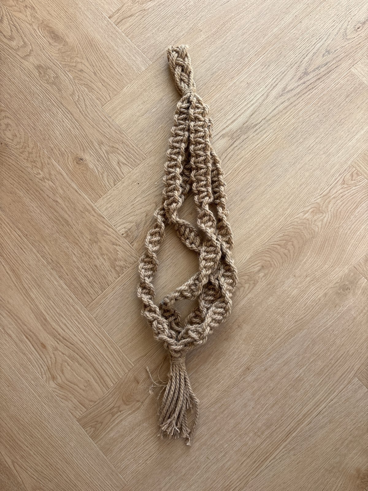 Macramé plantenhanger van touw, Overige stijlen, Nieuw, Ophalen of Verzenden, Natuurlijk materiaal