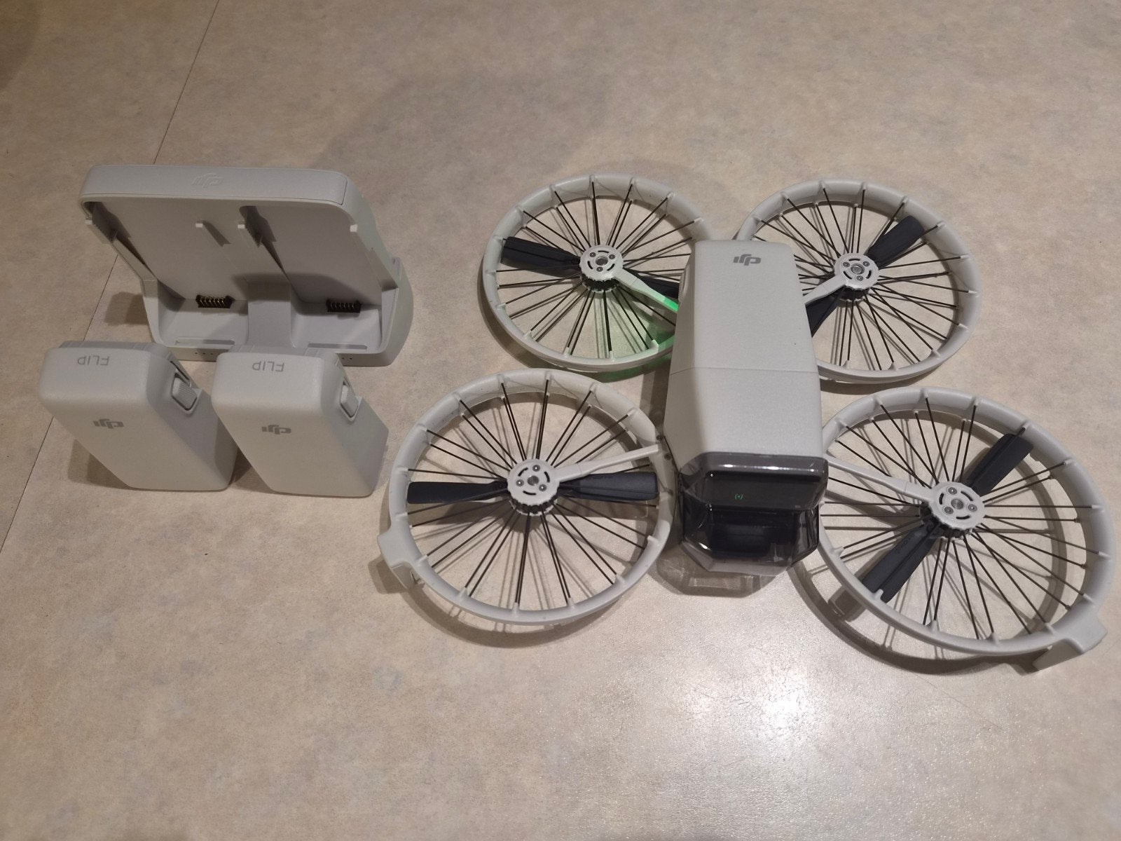 DJI Flip Fly More (Drone only) met 2 extra accu's, Audio, Tv en Foto, Cameradrone, Extra accu('s), Ophalen of Verzenden, Zo goed als nieuw