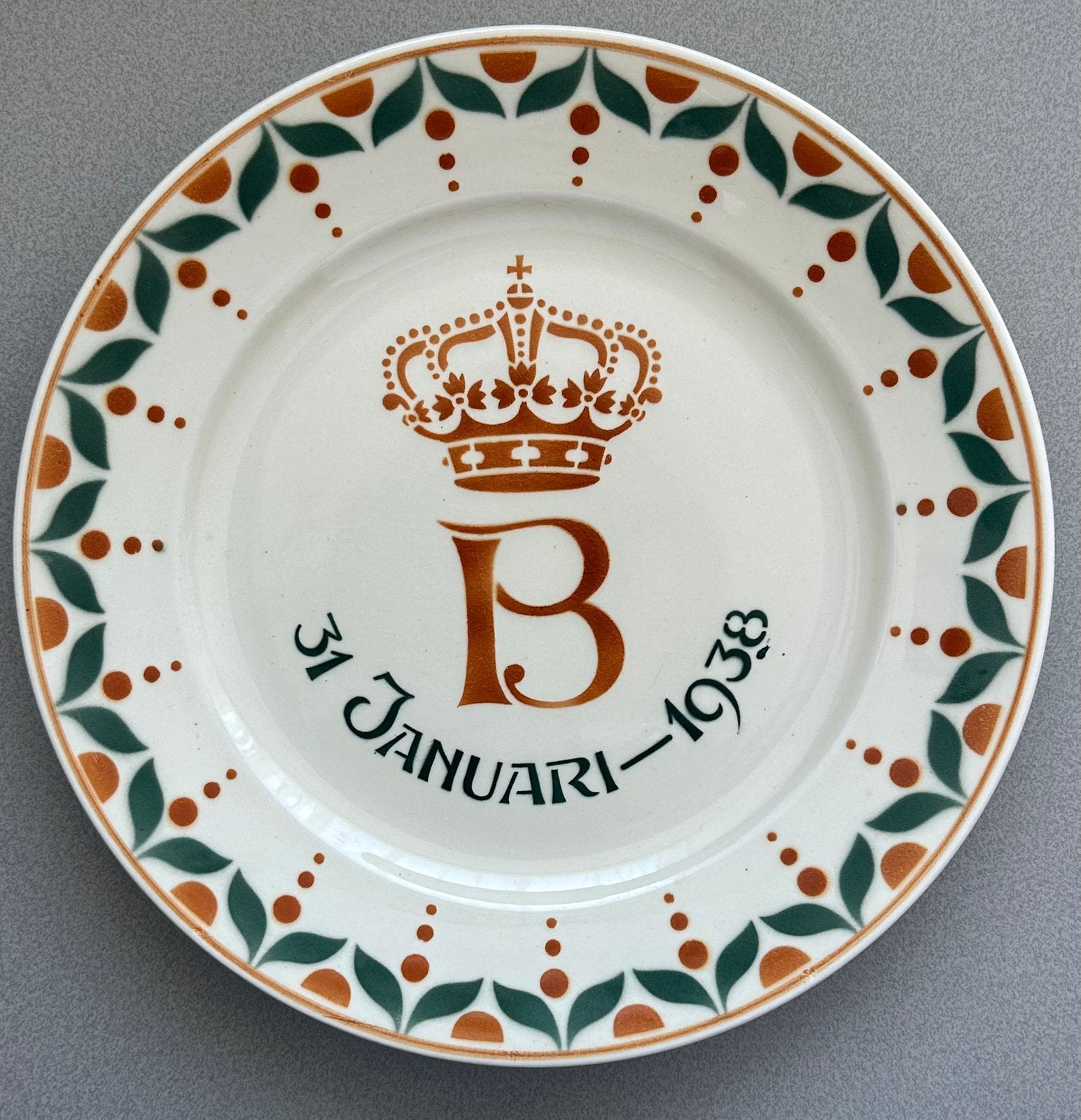 Vintage bord geboorte Beatrix 31 Januari 1938, Verzamelen, Koninklijk Huis en Royalty, Ophalen of Verzenden, Zo goed als nieuw