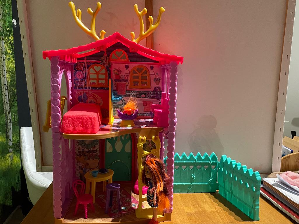 Enchantimals Hertenhuis met pop en diertje, Kinderen en Baby's, Speelgoed | Poppenhuizen, Ophalen, Zo goed als nieuw, Poppenhuis