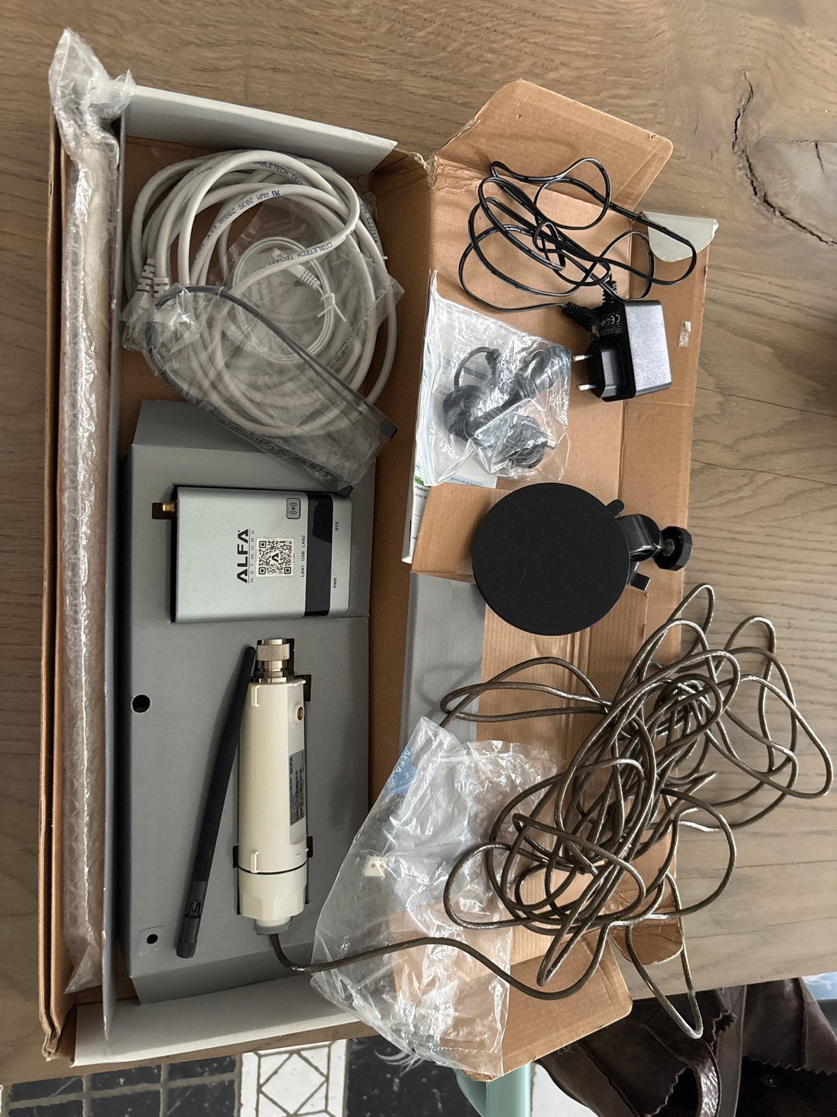 Alfa WiFi Camp Pro 2: Complete WiFi Hotspot Oplossing, Verzenden, Zo goed als nieuw