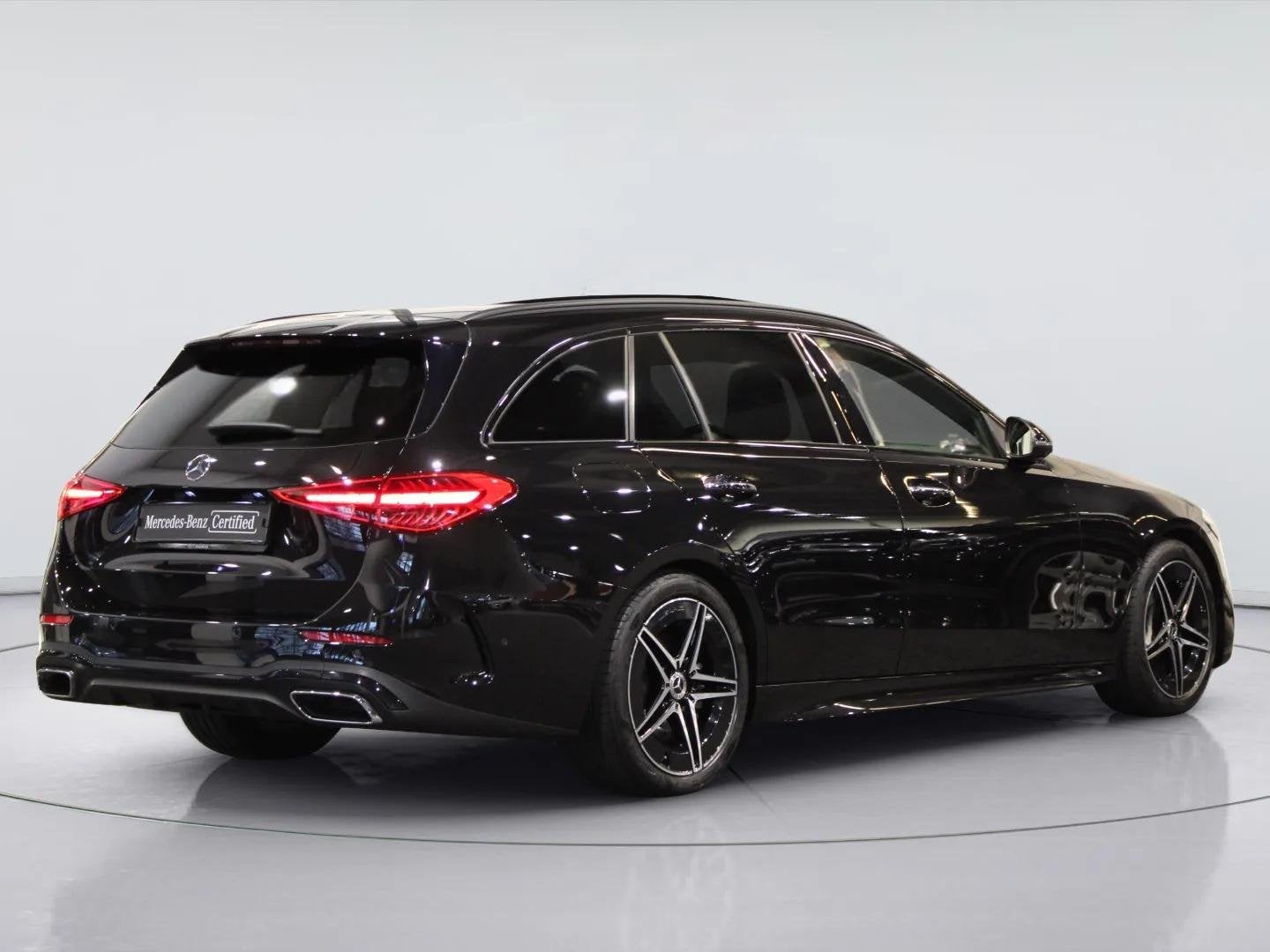 Mercedes-Benz C-Klasse Estate 180 AMG Line Premium PLUS | Pa, Auto's, Mercedes-Benz, Automaat, 4 cilinders, Zwart, Origineel Nederlands