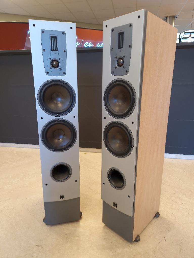 ✅ DALI Ikon 6 light walnut compleet met spikes, Audio, Tv en Foto, Luidsprekers, Ophalen of Verzenden, 120 watt of meer, Front, Rear of Stereo speakers