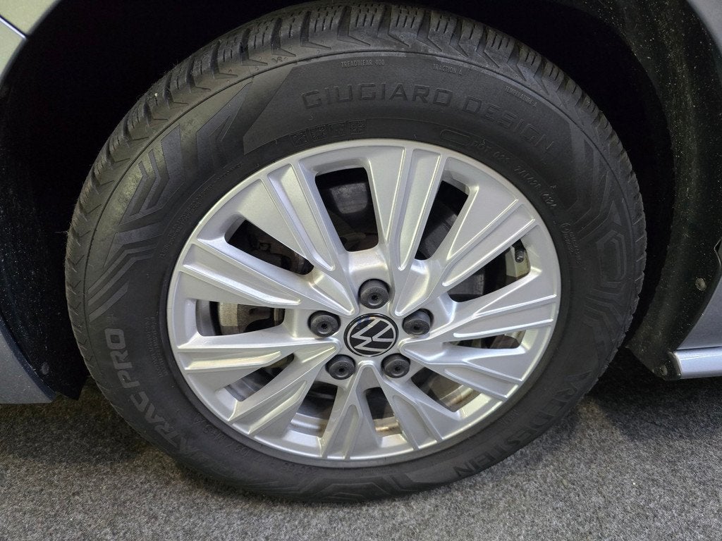 Volkswagen Multivan 1.4 eHybrid L2H1 Style 7p. Trekh. 218 PK, Stof, Gebruikt, 150 pk, 138 €/maand