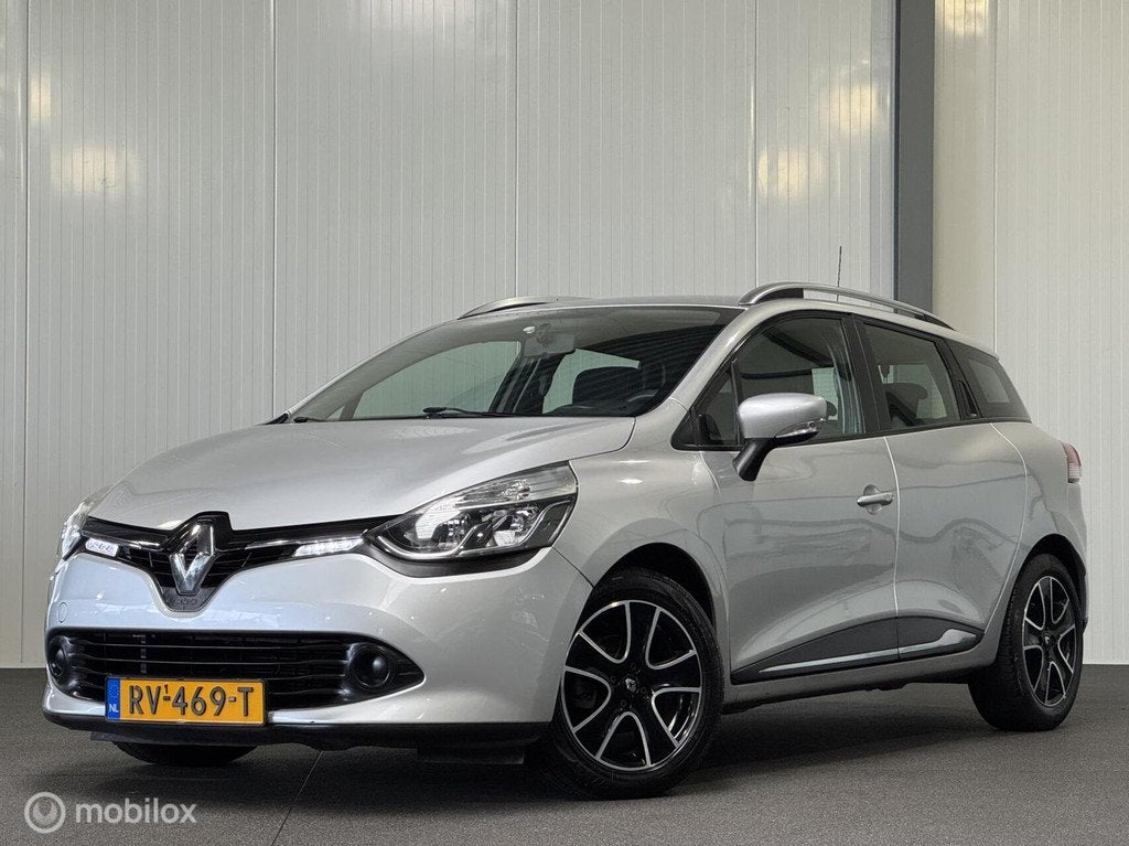 Renault Clio Estate 1.5 dCi comfort [ Z.G.O.H nw distributie, Auto's, Voorwielaandrijving, Euro 5, Zwart, 4 cilinders