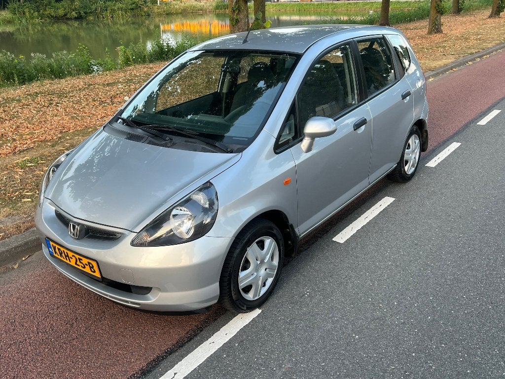 Honda Jazz Automaat---Airco, 83 pk, 4 cilinders, 990 kg, Particulier