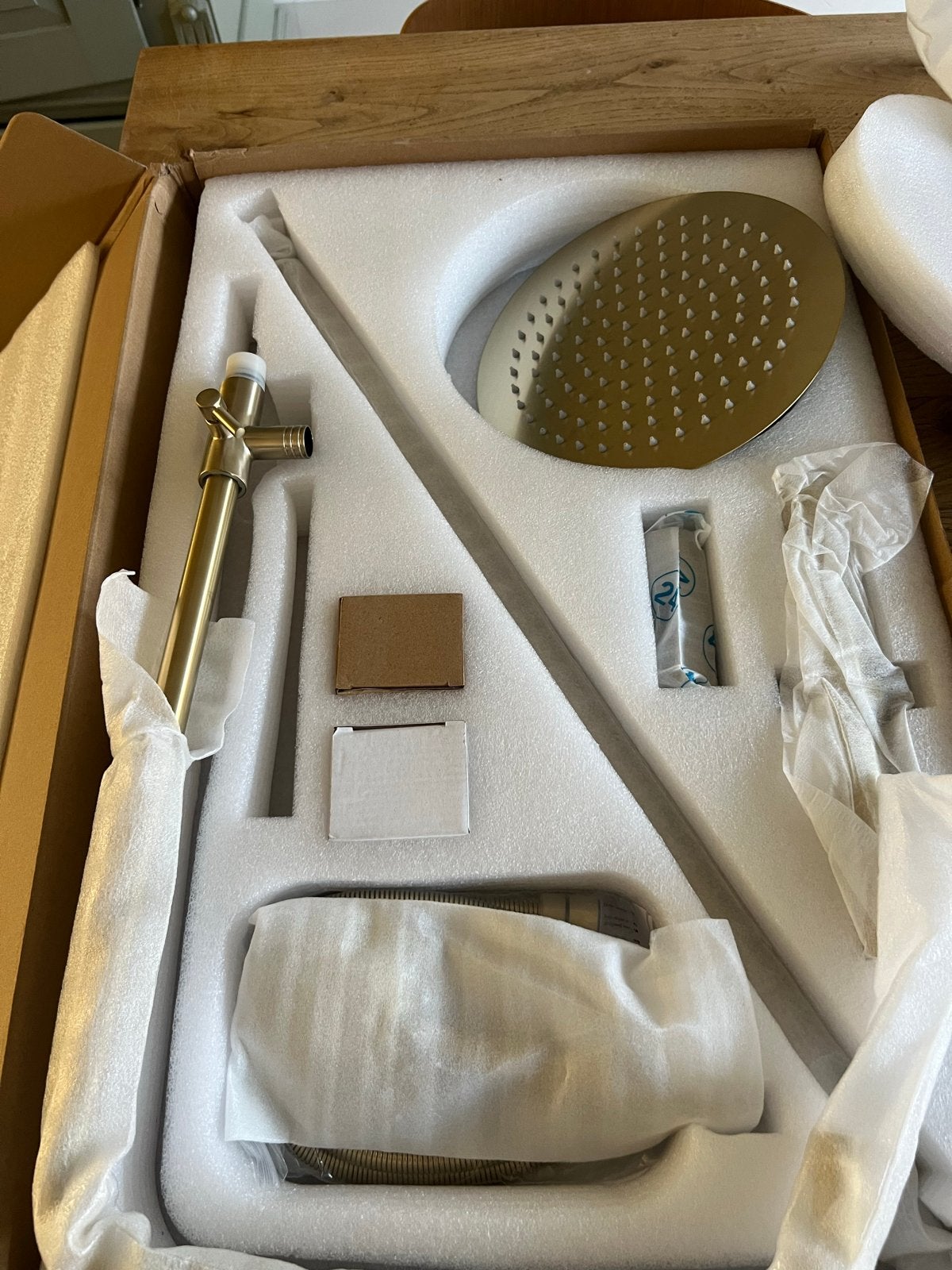 Nieuwe Gouden regendouche met inbouw Wandkranen, Ophalen of Verzenden, Nieuw, Koper, Douche