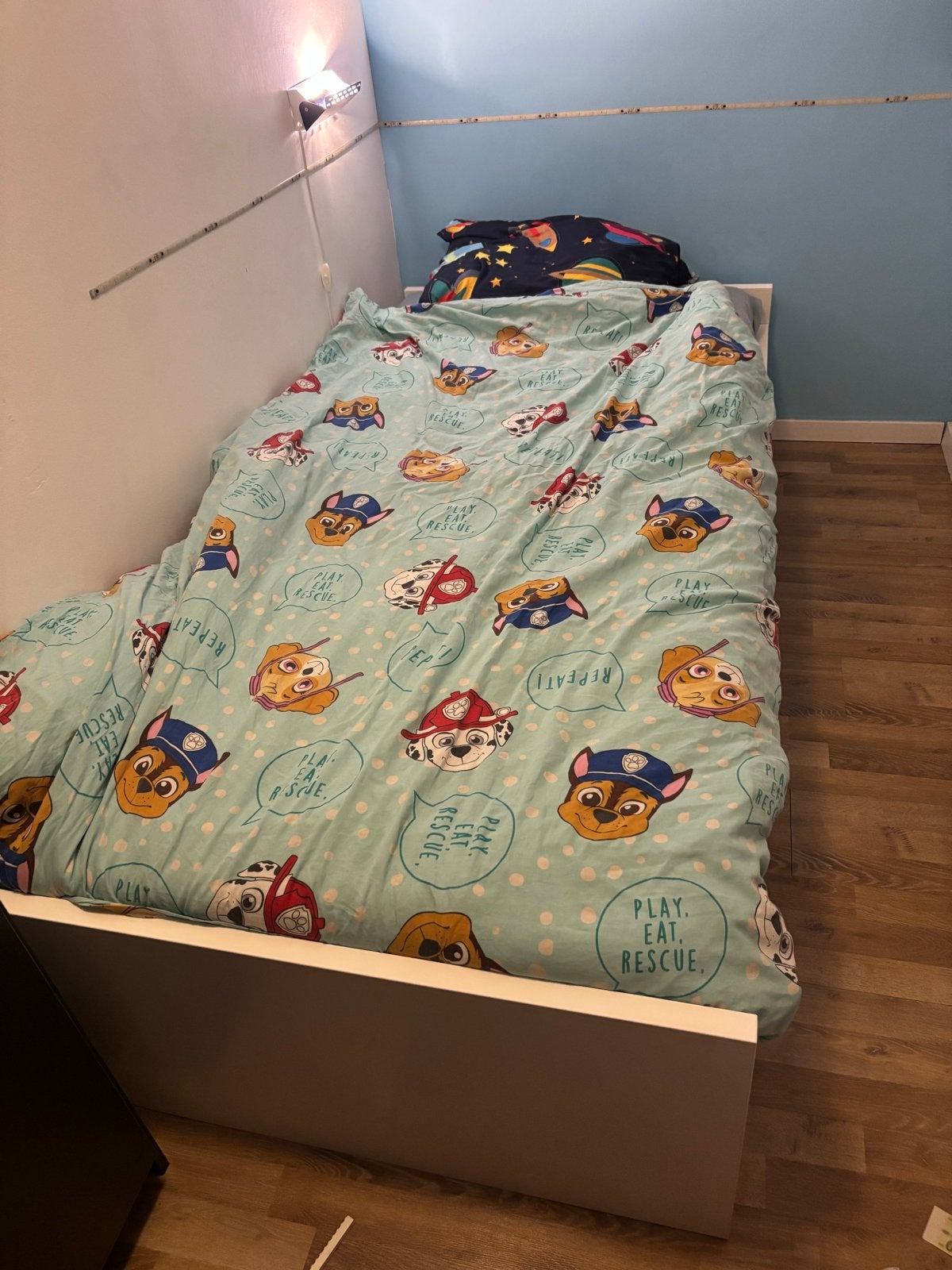 Eenpersoonsbed 200x90 met lattenbodem, Ophalen, Gebruikt, 90 cm, Eenpersoons