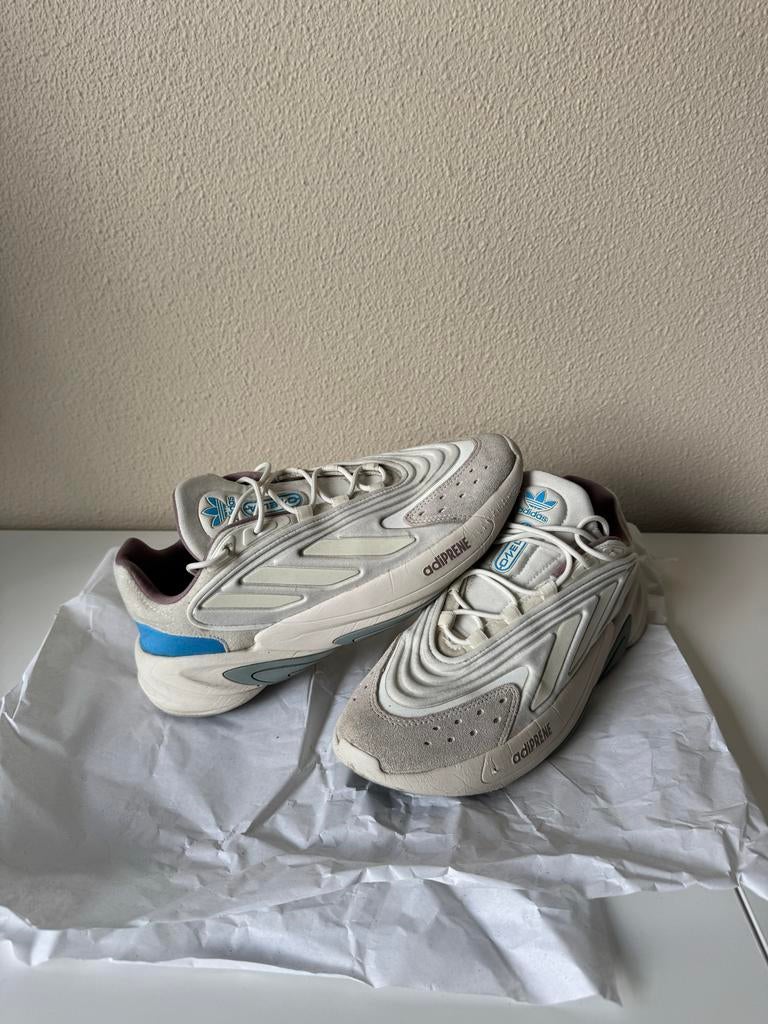 Adidas Ozelia Sneakers - Maat 40 2/3, Wit, Ophalen of Verzenden, Sneakers of Gympen, Gedragen