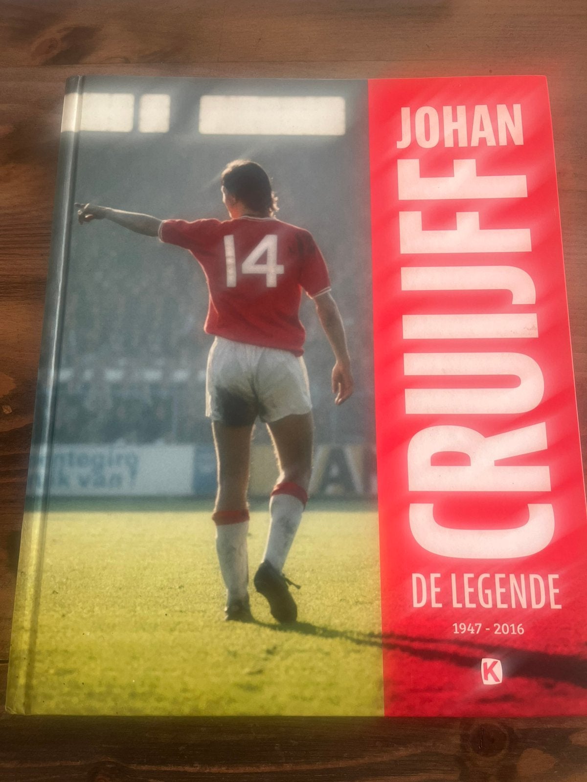 Johan Cruijff de legende, Boeken, Sportboeken, Ophalen of Verzenden, Zo goed als nieuw, Balsport