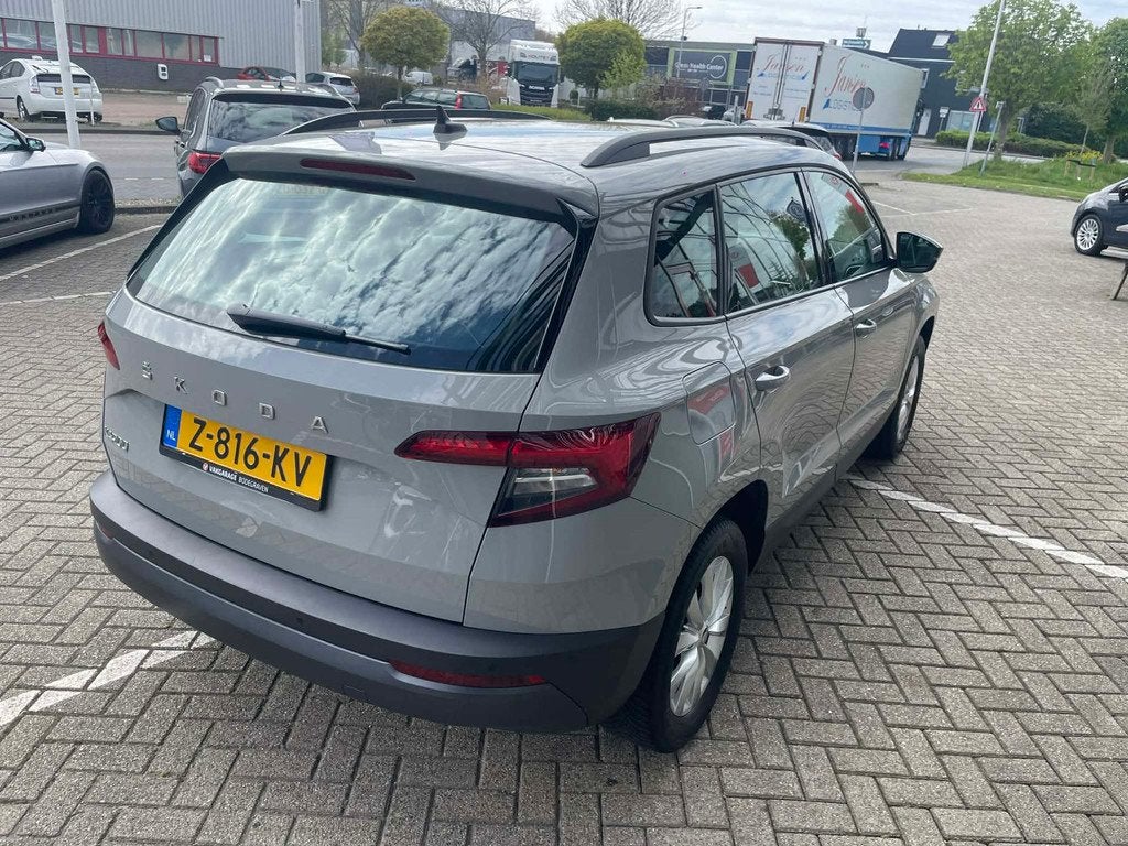 Skoda Karoq 1.5 TSI ACT Business Edition / automaat / stoelv, Auto's, Skoda, 4 cilinders, Leder en Stof, Karoq, SUV of Terreinwagen