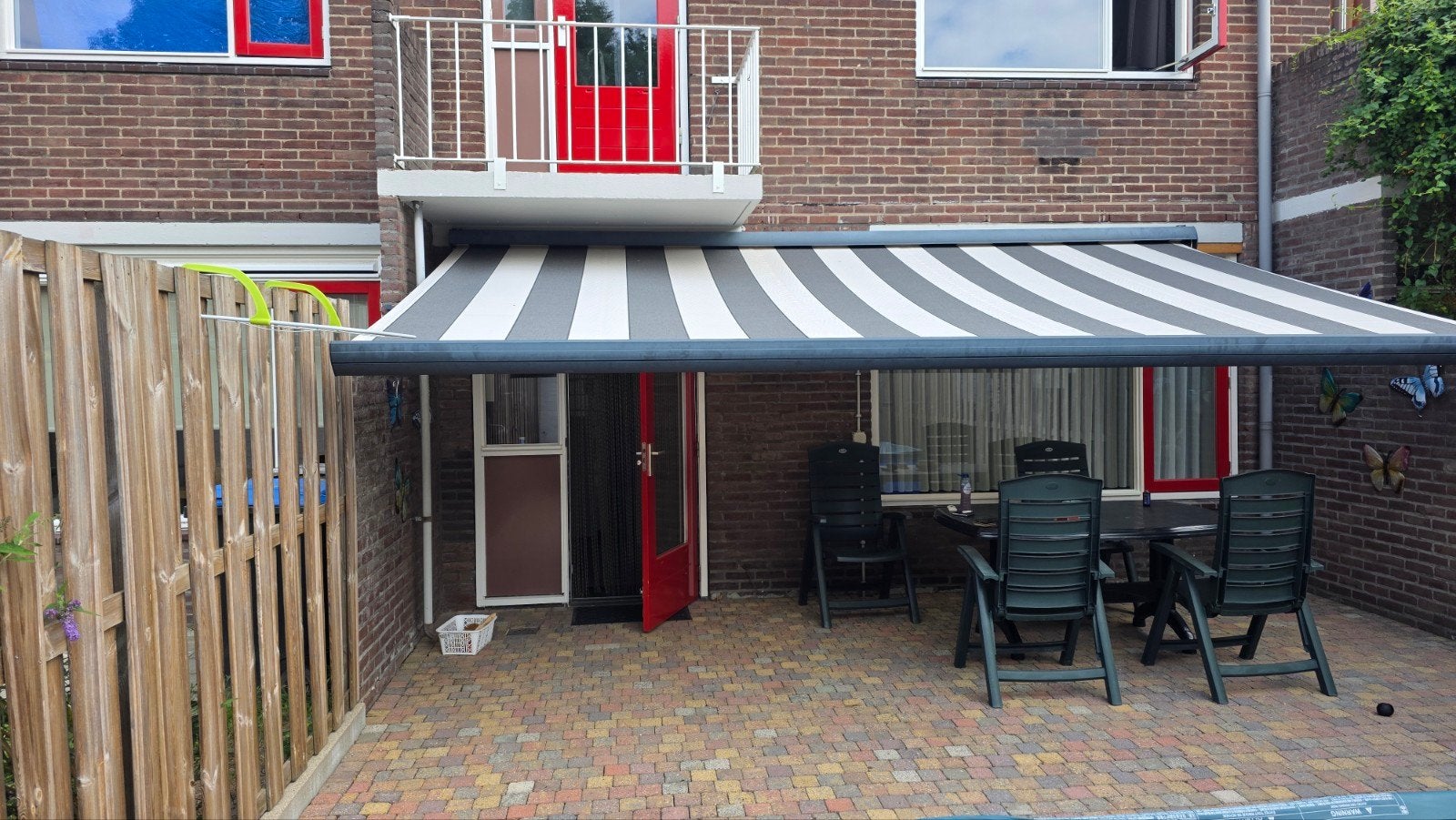 Zonnescherm elektrisch, Tuin en Terras, Zonneschermen, Gebruikt, Knikarmscherm, 150 tot 300 cm, Elektrisch, Ophalen