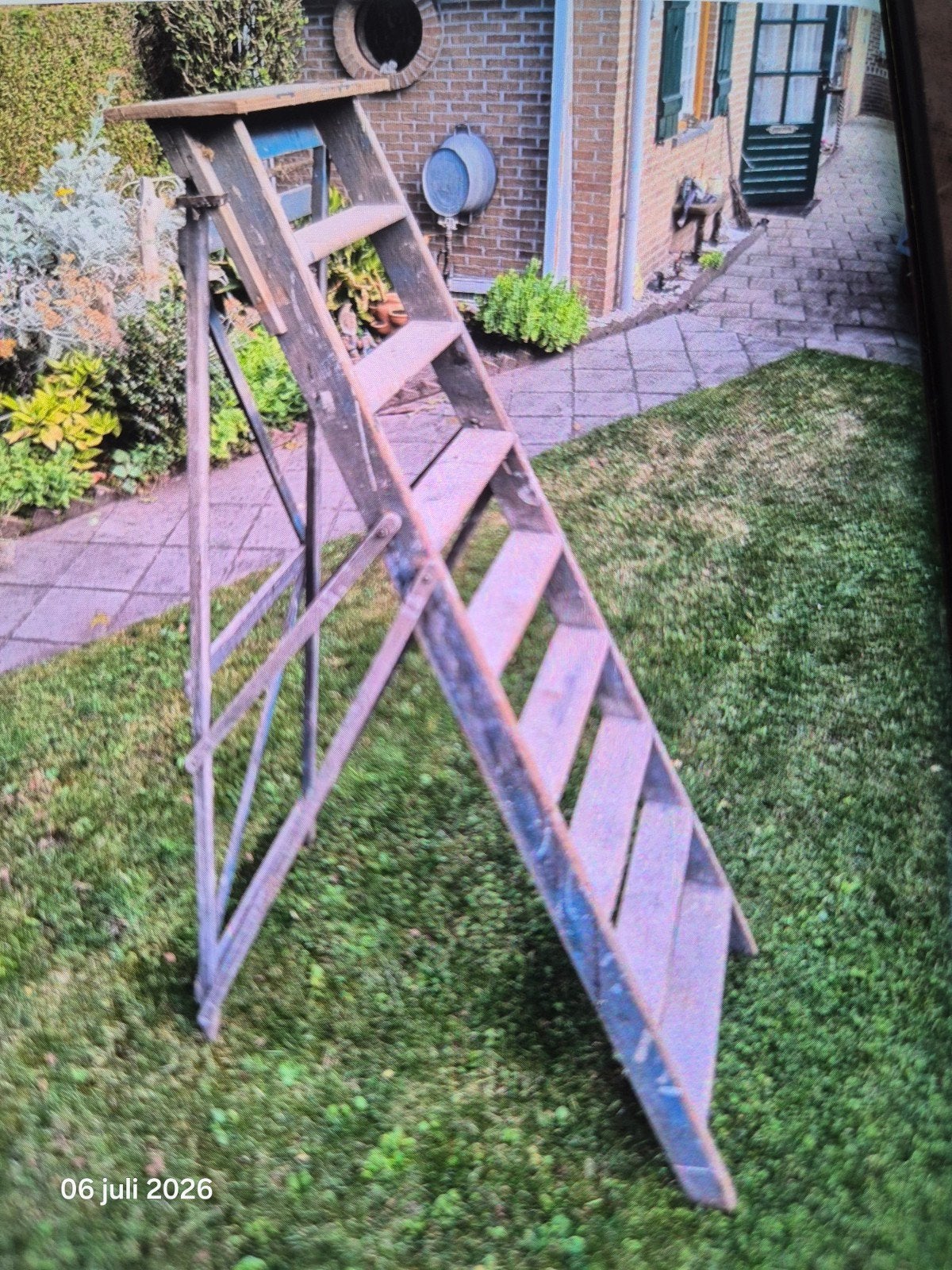 Houten trap met 8 treden, Ophalen