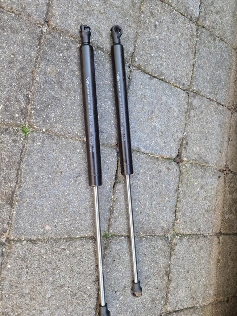 Gasveerdempers achterklep Renault Clio 2006, Ophalen of Verzenden, Renault
