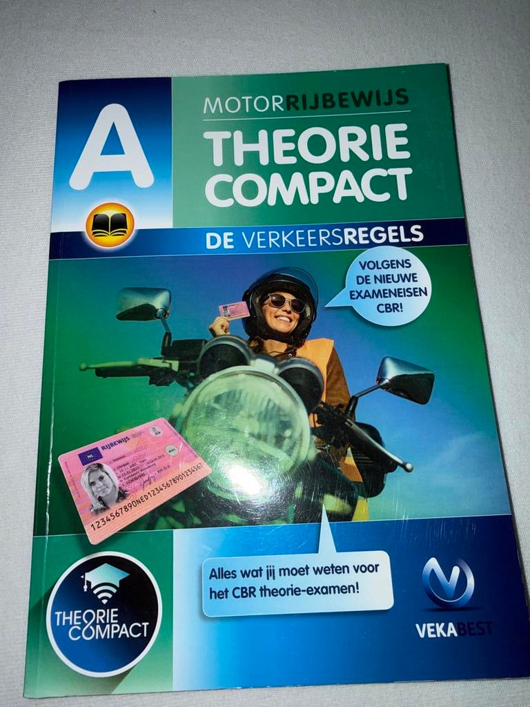 Theorieboek motor (A rijbewijs) - VekaBest Compact, Boeken, Ophalen of Verzenden, Zo goed als nieuw, Overige niveaus