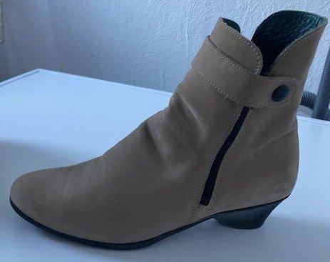 Arche 2 paar enkellaarsjes mt 38;zwart en taupe.In een koop., Overige kleuren, Lage of Enkellaarzen, Ophalen of Verzenden, Zo goed als nieuw