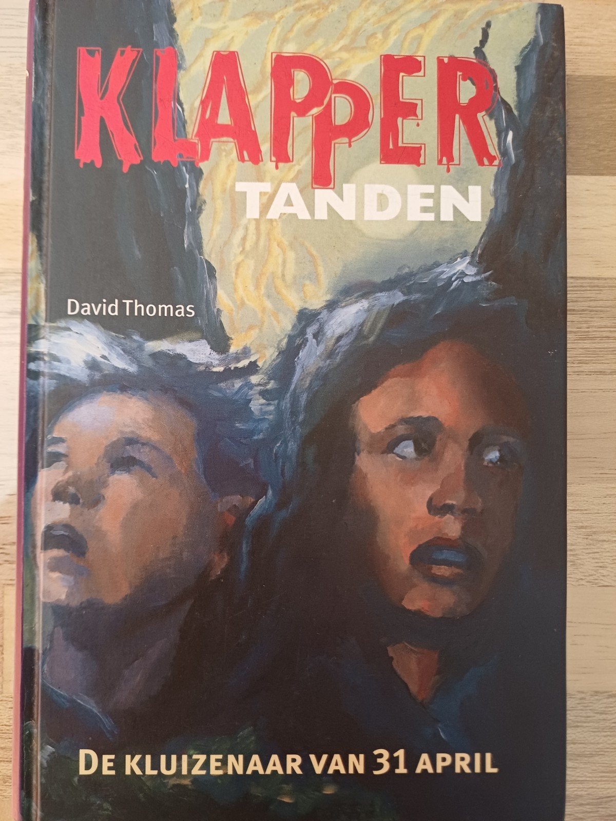 R.Stine. Klappertanden  de kluizenaar van 31 april, Ophalen of Verzenden, Zo goed als nieuw