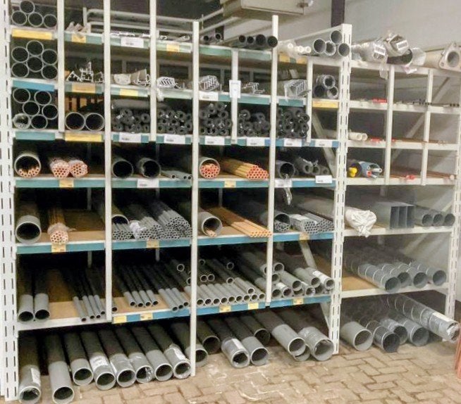Nette buizenstelling stelling voor buizen van 5 à 6 meter, Ophalen, Zo goed als nieuw