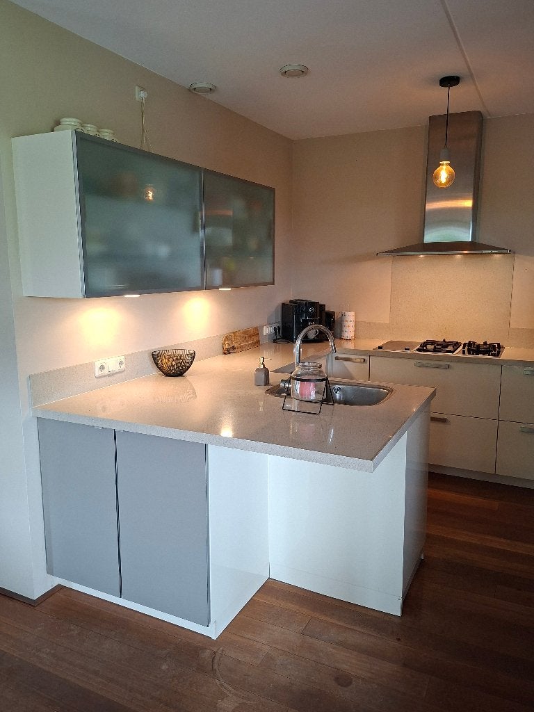 keuken inclusief apparatuur, Ophalen, Gebruikt, Wit, Hoogglans of Gelakt