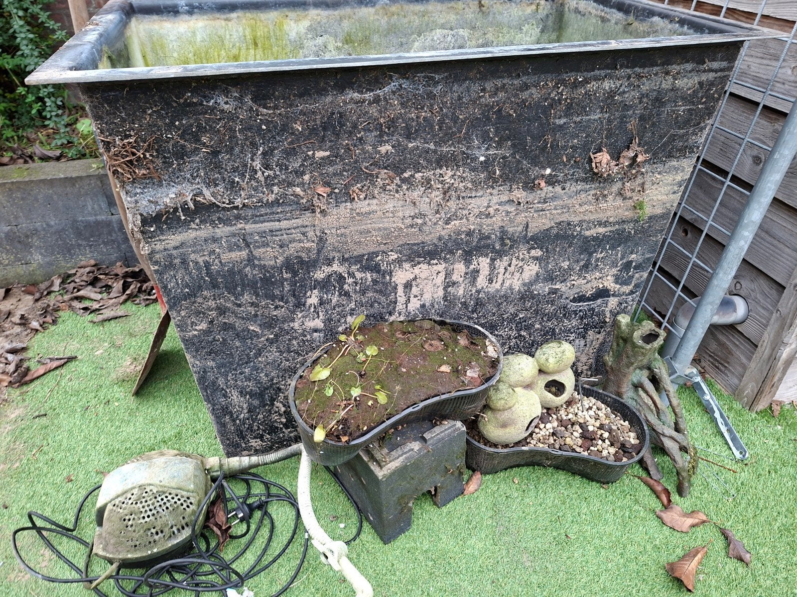 Complete vijverset: 92x78x122 cm met pomp en accessoires, Tuin en Terras, Ophalen, Gebruikt