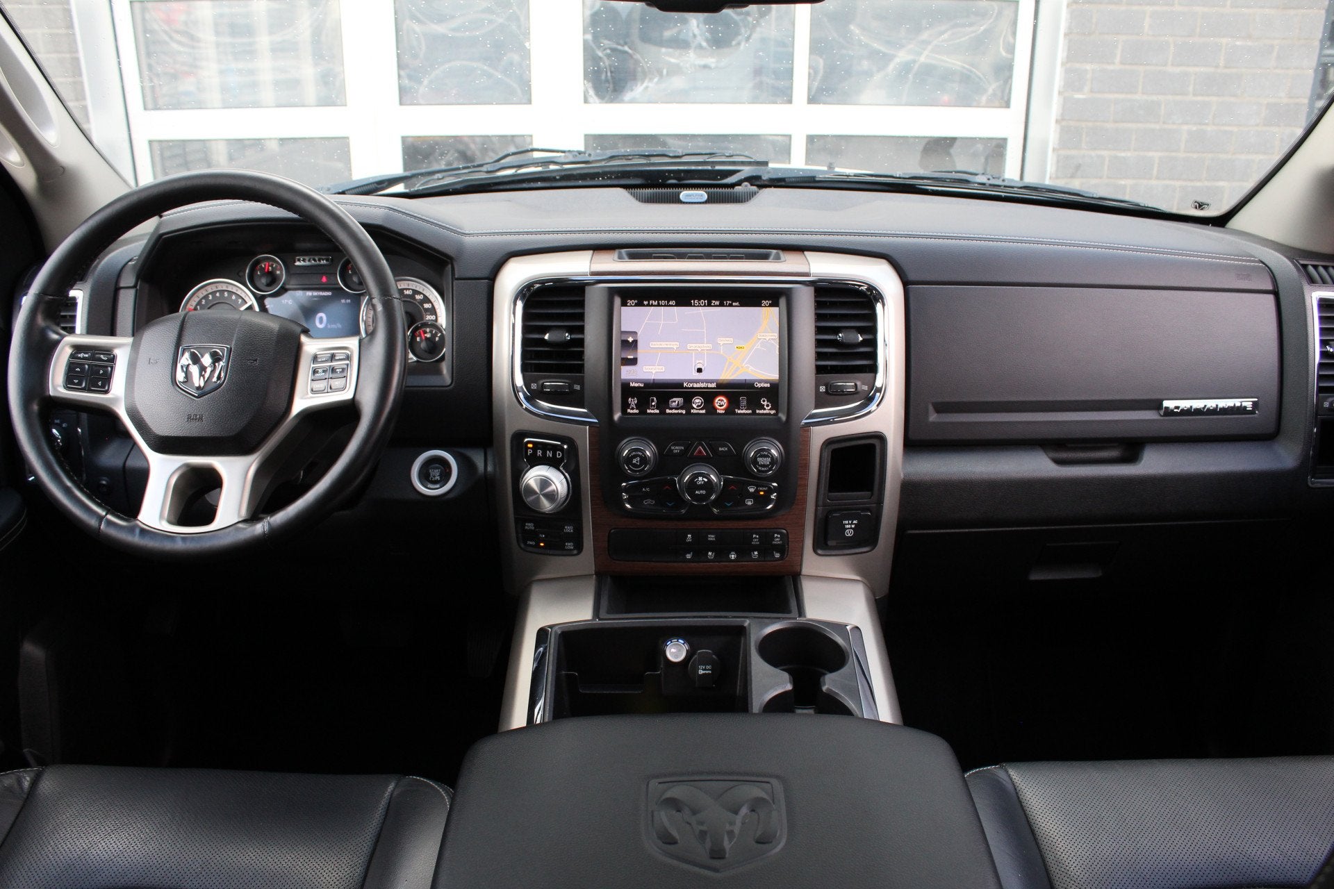 Dodge Ram 1500 5.7 V8 4x4 Crew Cab 5'7 Laramie / Schuifdak /, Automaat, Gebruikt, 5654 cc, Met garantie (alle)