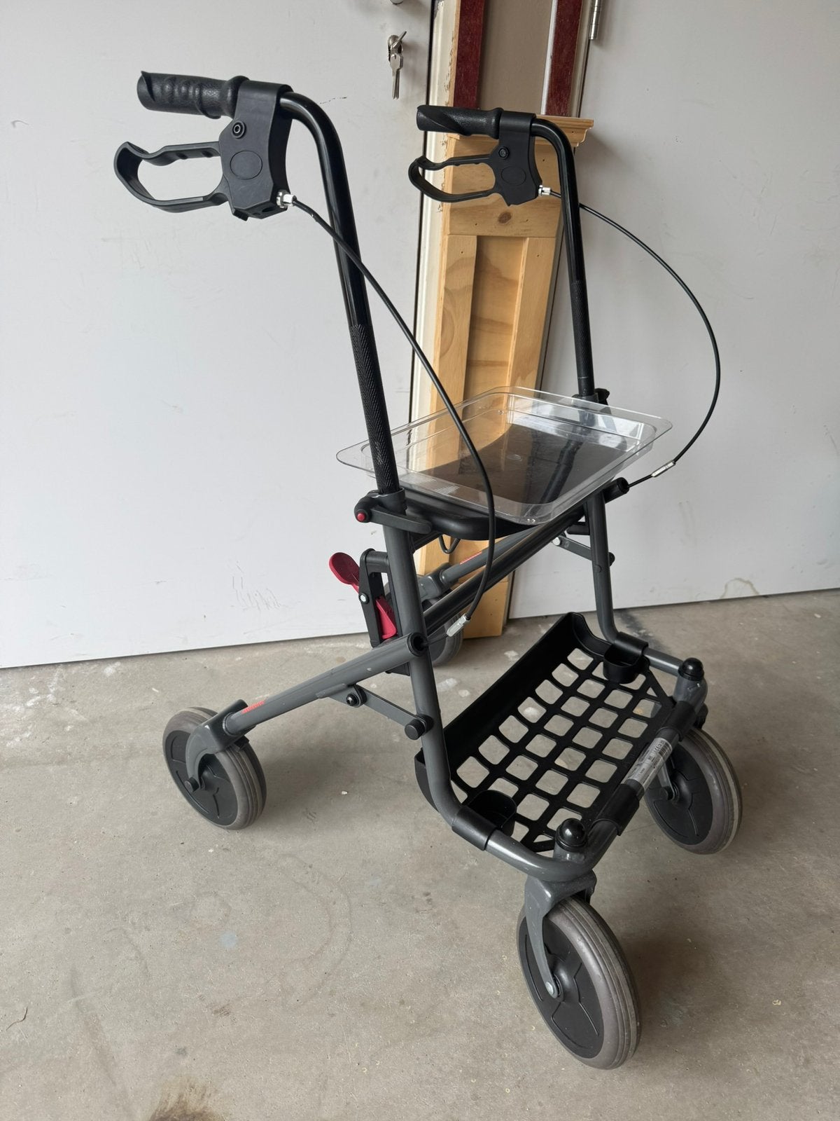 Rollator zo goed als nieuw, handvaten verstelbaar, Diversen, Rollators, Ophalen, Zo goed als nieuw