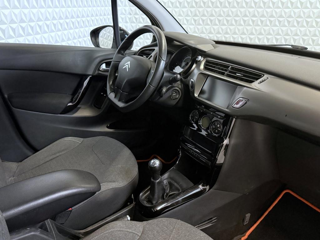 Citroen C3 1.2 PureTech Selection / 171.000km (2017), Auto's, Citroën, Voorwielaandrijving, Gebruikt, 82 pk, Origineel Nederlands