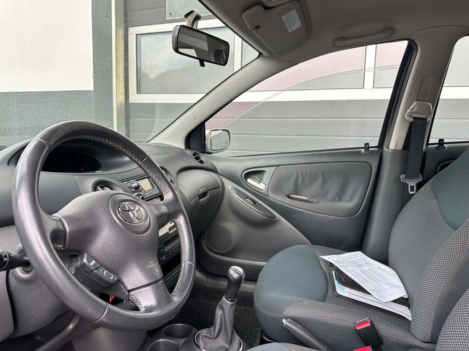 Toyota Yaris 1.3 VVT-i Sol | AIRCO | TREKHAAK | NL AUTO, Voorwielaandrijving, Stof, Gebruikt, 31 €/maand