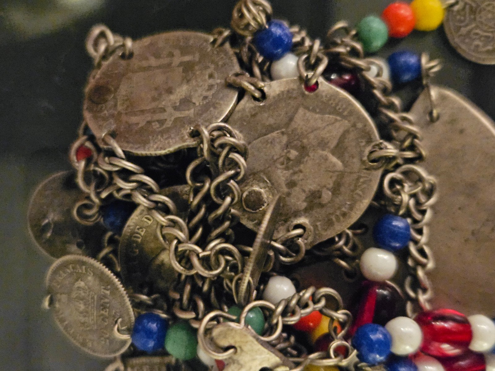 zilveren ketting met oude zilveren munten en kralen, Antiek en Kunst, Ophalen of Verzenden