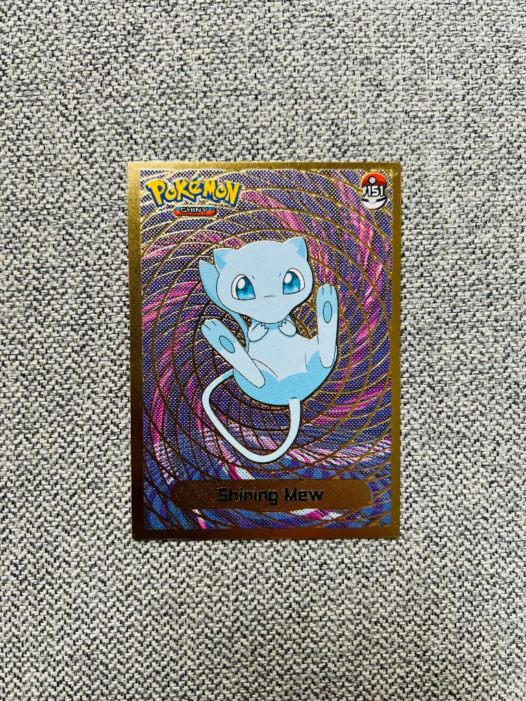 Mew 151 Holo Infinity Nintendo Pokemon Shiny, Hobby en Vrije tijd, Verzamelkaartspellen | Pokémon, Verzenden, Zo goed als nieuw