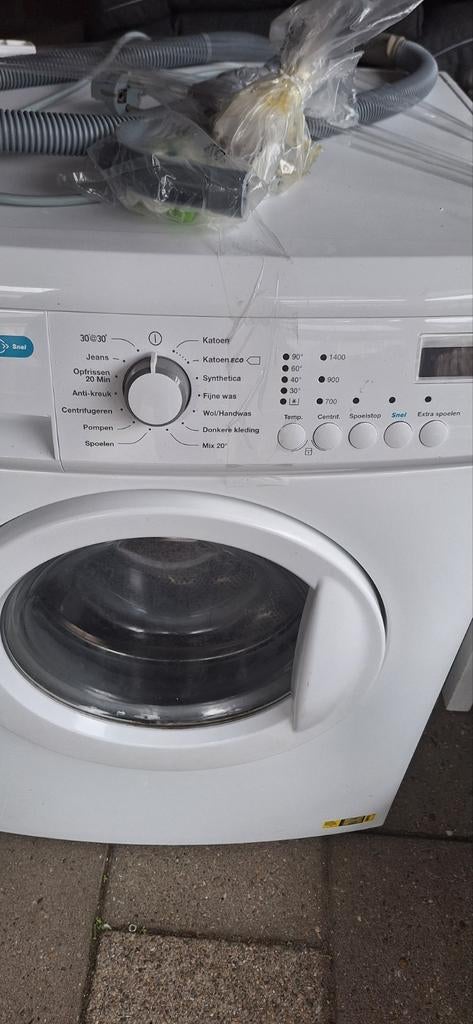 Zanussi wasmachine weinig gebruikt, Witgoed en Apparatuur, Wasmachines, Ophalen, Zo goed als nieuw, 1200 tot 1600 toeren, 85 tot 90 cm