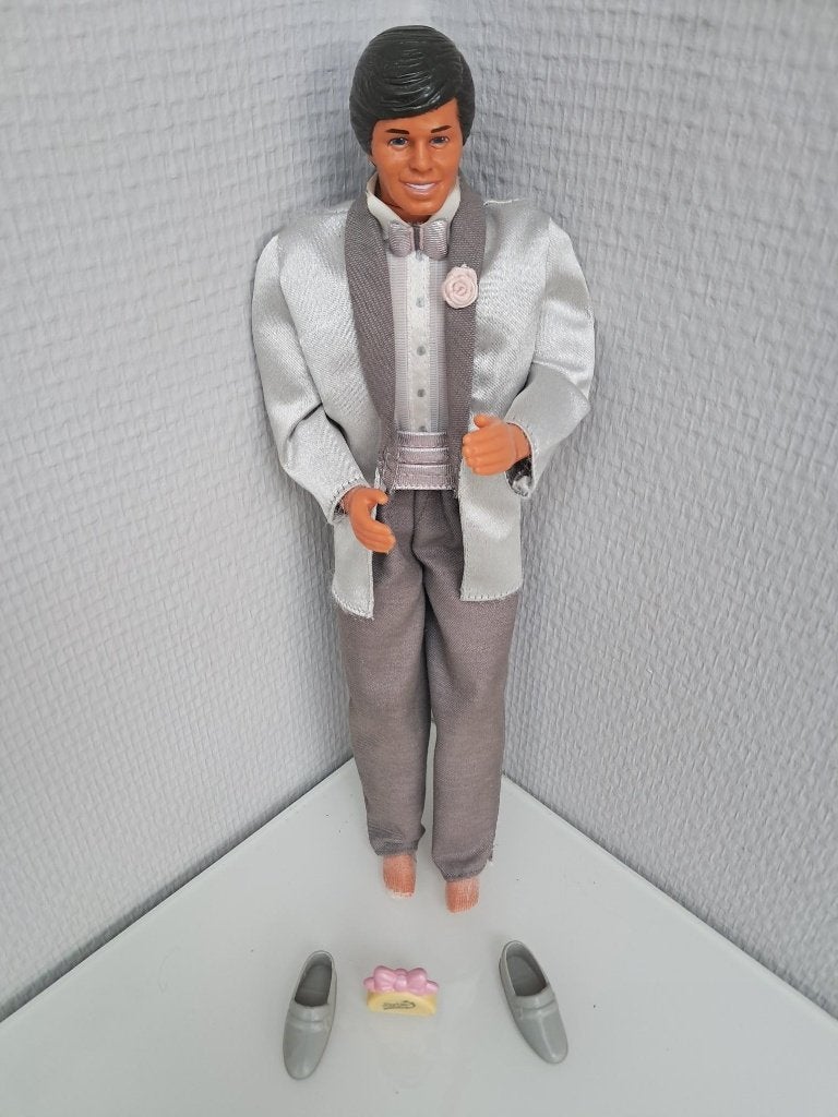 Perfume Giving Ken (model 4554) uit 1987 van Mattel, Ophalen of Verzenden, Zo goed als nieuw, Pop