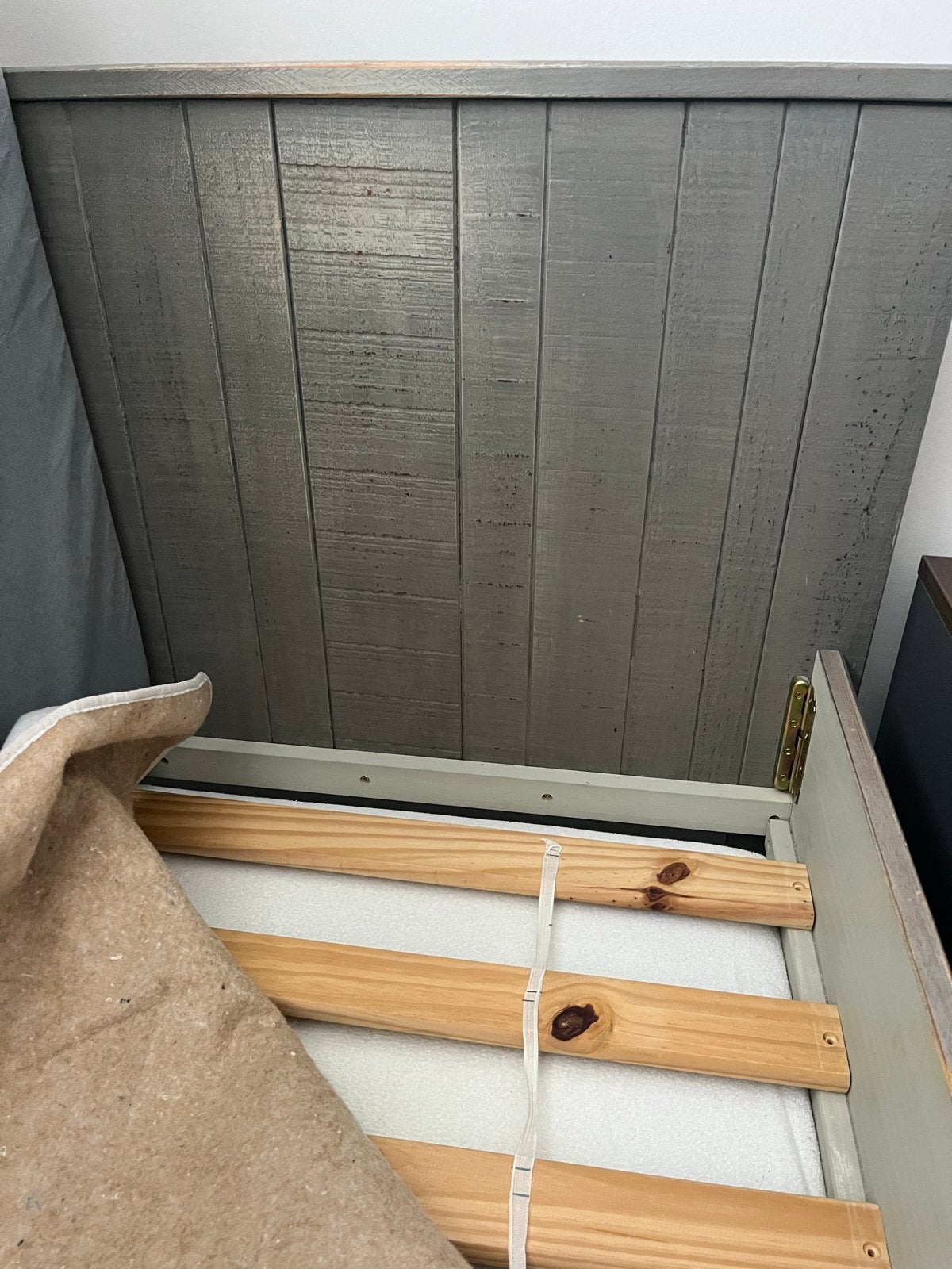 Grijs houten eenpersoonsbed met uitschuifbaar onderbed, Ophalen, Gebruikt, 90 cm, Eenpersoons