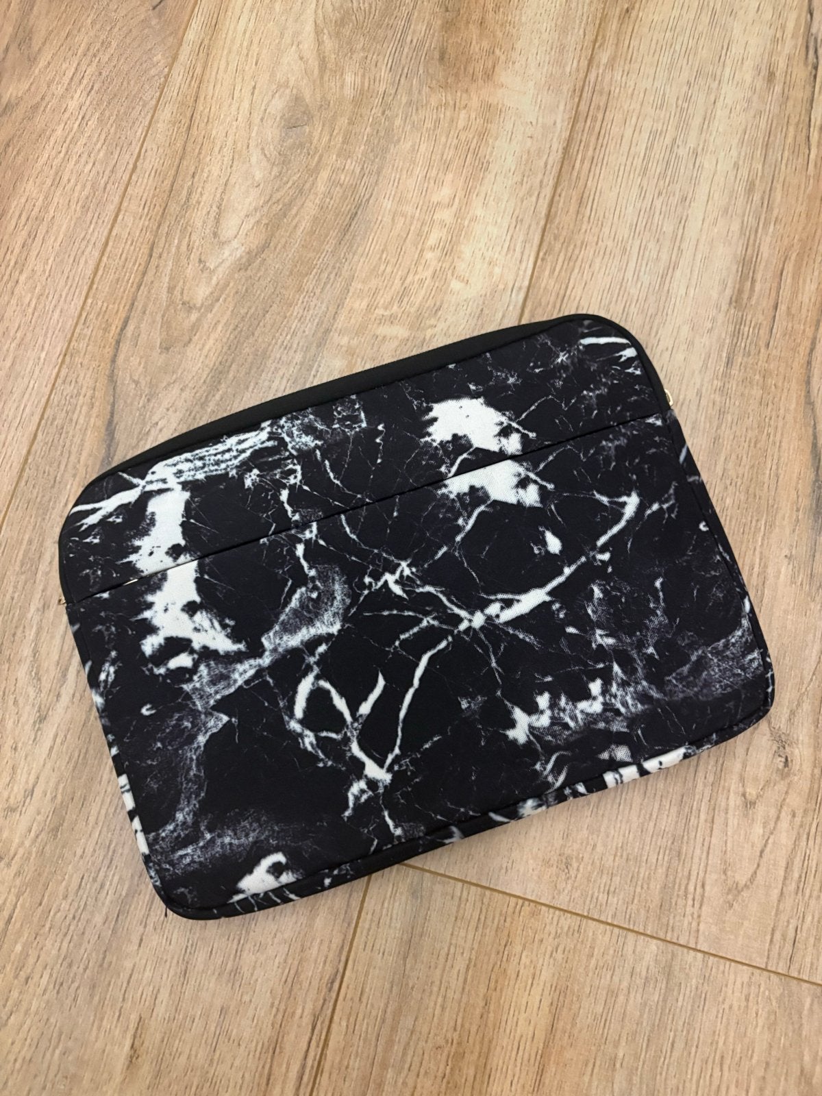Laptophoes MacBook Air 13 inch - Zwart Marmer Design, Computers en Software, Ophalen of Verzenden, 13 inch, Zo goed als nieuw