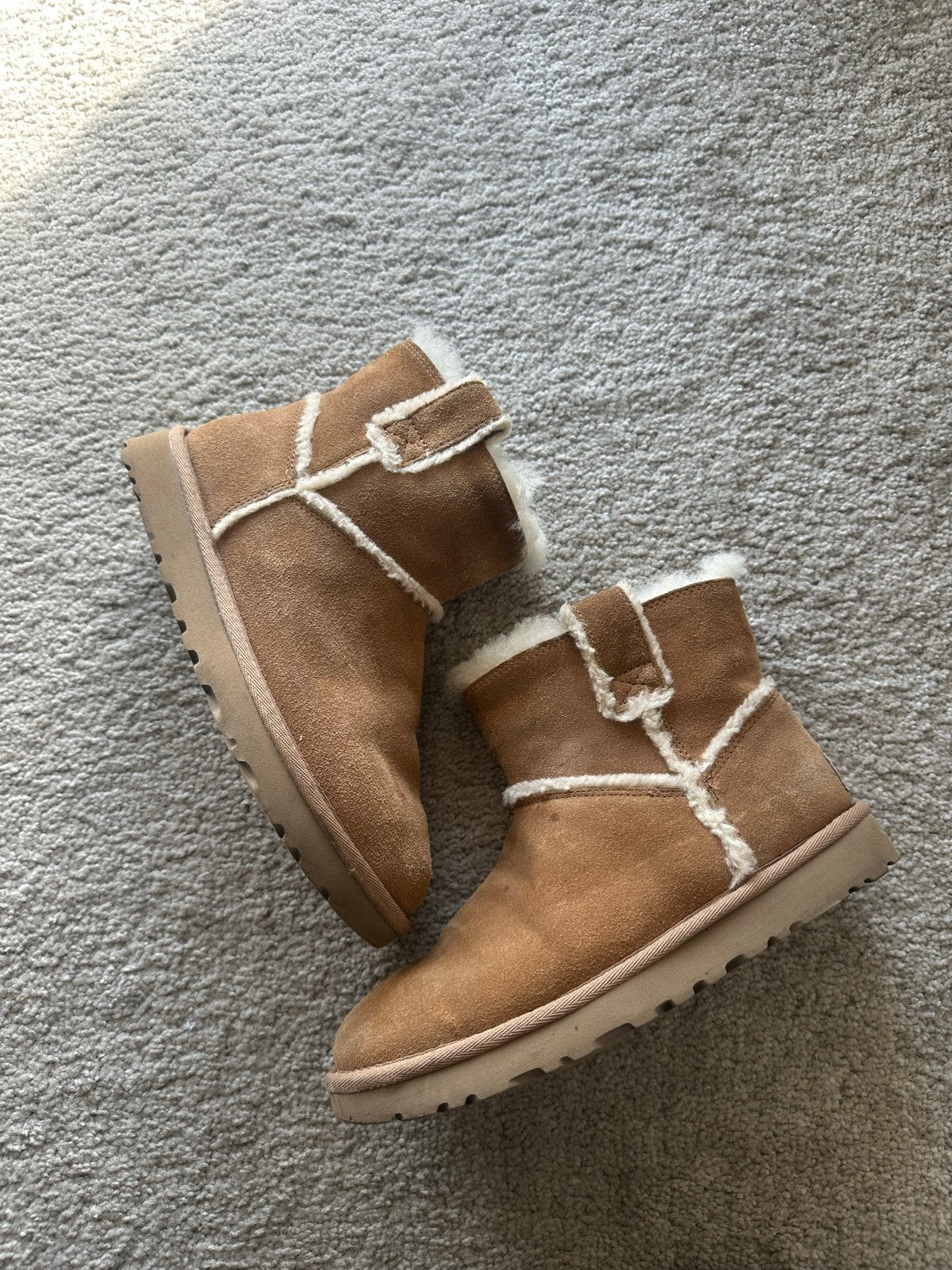 Originele Uggs met klein vlekje aan de zijkant, Ophalen of Verzenden, Gedragen, Bruin, Lage of Enkellaarzen