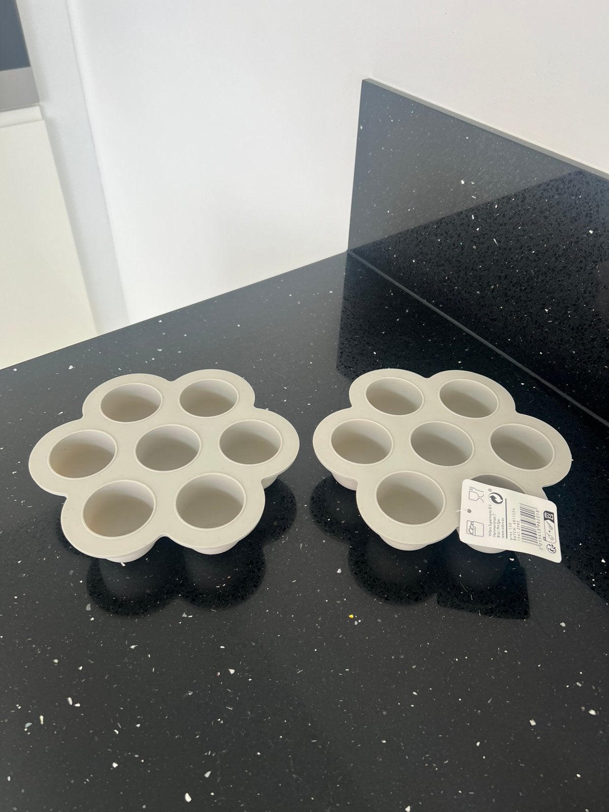 Nieuw 2 stuks muffin bakvorm flexxibel siliconen, Ophalen of Verzenden, Nieuw, Overige typen