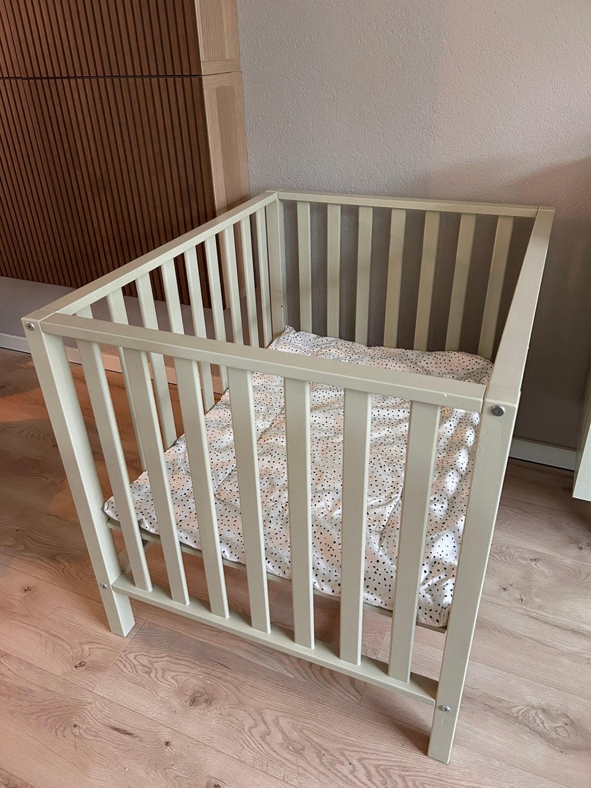 Zachtgroene box baby, Kinderen en Baby's, Ophalen, Gebruikt, Rechthoekig, In hoogte verstelbaar