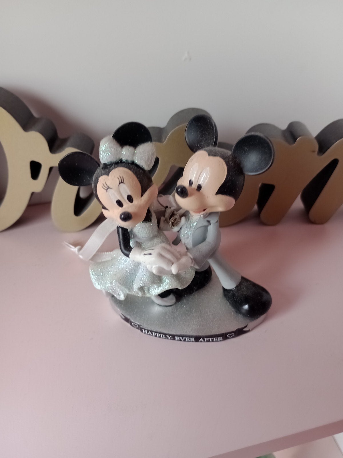 leuk ornament Disney Mickey en Minnie bruidspaar, Ophalen of Verzenden, Mickey Mouse, Zo goed als nieuw, Beeldje of Figuurtje