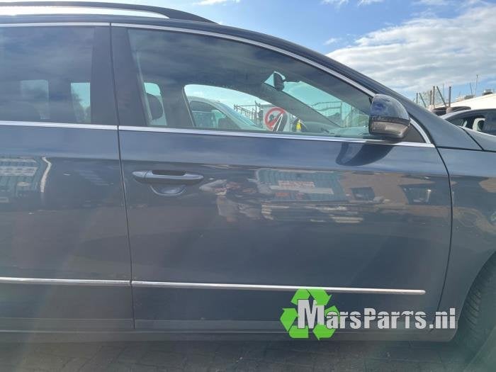 Portier 4Deurs rechts-voor van een Volkswagen Passat (LC5F), Gebruikt, -, -, Ophalen of Verzenden