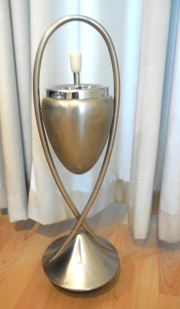 Vintage staande (tuimel) asbak, Ophalen, Vintage, Gebruikt, Metaal