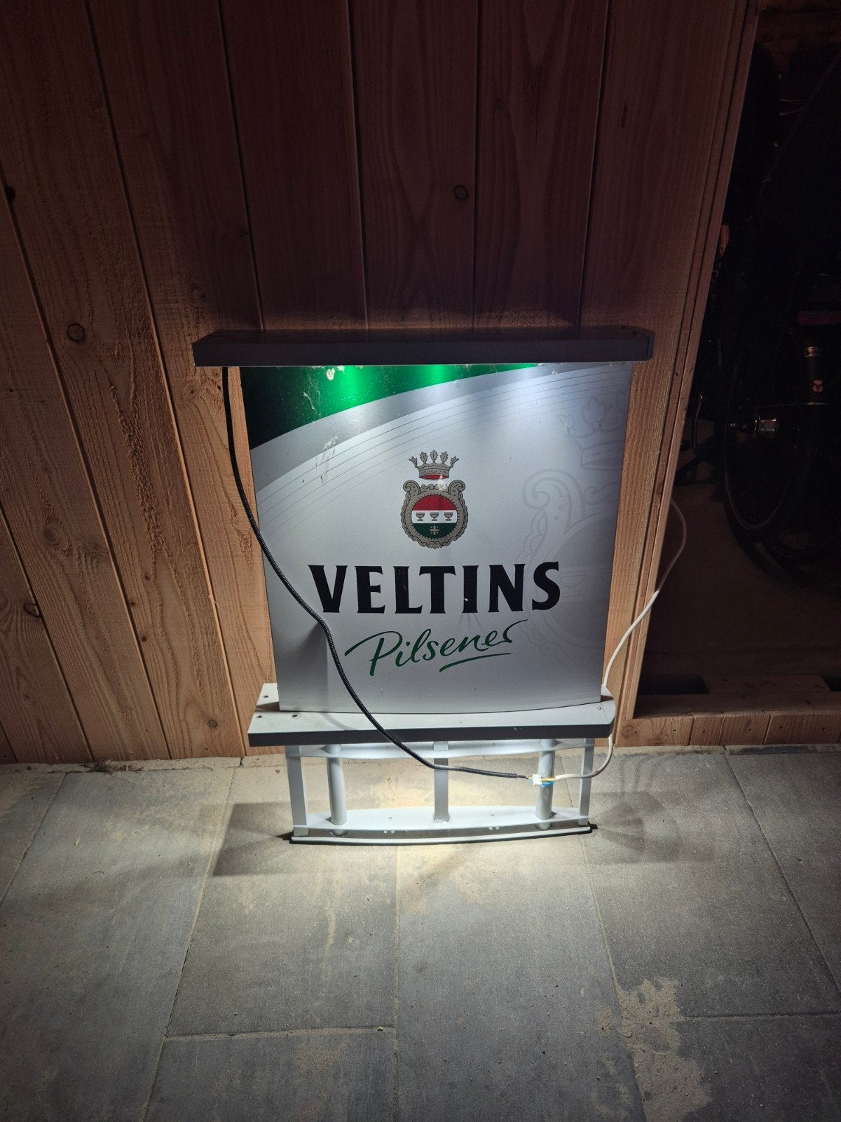 Veltins gevelbord - Gebruikt lichtreclamebord, Verzamelen, Ophalen, Gebruikt, Lichtbak of (neon) lamp